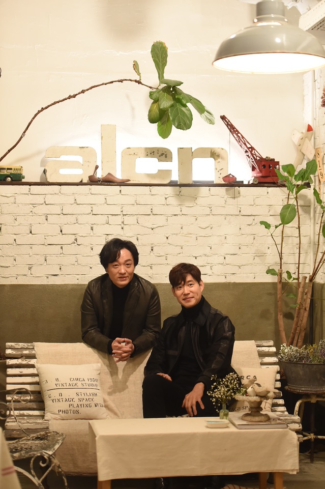 [서울=뉴시스] 왕용범 연출, 유준상. (사진 = 빅픽쳐 프러덕션 제공) 2020.01.24. realpaper7@newsis.com 