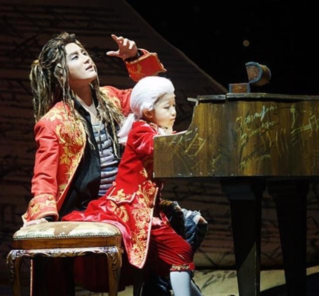 [서울=뉴시스] 뮤지컬 '모차르트!' 김준수. (사진 = 씨제스 엔터테인먼트 제공) 2020.01.24. realpaper7@newsis.com 