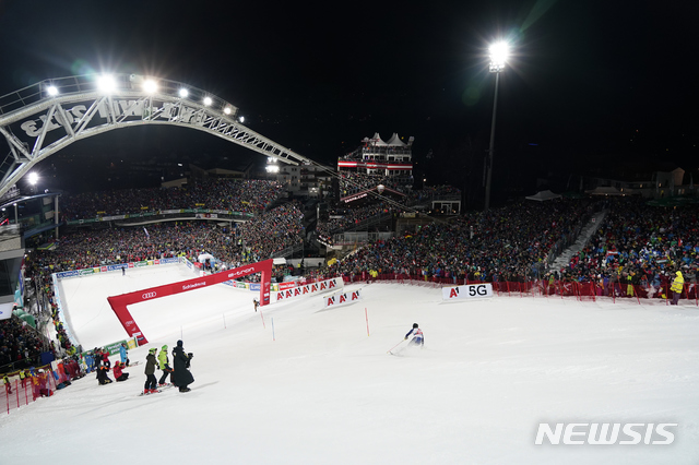 [슐라트밍=AP/뉴시스] 국제스키연맹(FIS) 알파인 월드컵 경기 장면. 2020.01.28