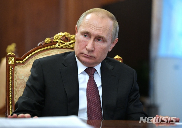 [모스크바=AP/뉴시스]블라디미르 푸틴 러시아 대통령이 지난 1월29일 신종 코로나바이러스 감염증(코로나19) 확산 예방책 논의를 위해 모스크바에서 회의를 주재하고 있다. 2020.02.18. 