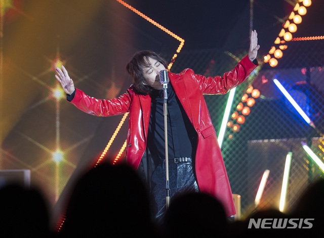 피자헛, 양준일을 모델로…"최고 외식업체로 부활하겠다"