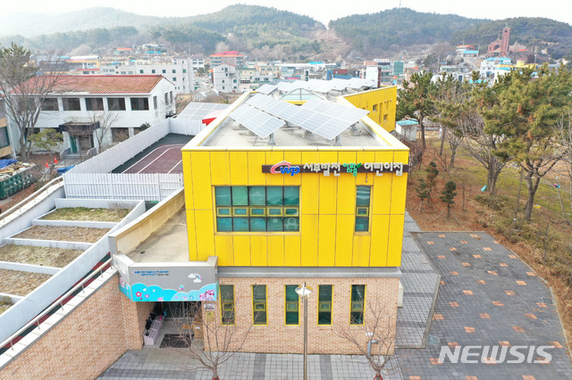 [태안=뉴시스] 박민석 기자 = 31일 오후 신종 코로나바이러스 2차 감염 확진자와 접촉한 딸이 근무하던 충남 태안군 원북면 소재 이화마을 어린이집의 모습이 보이고 있다. 2020.01.31. mspark@newsis.com