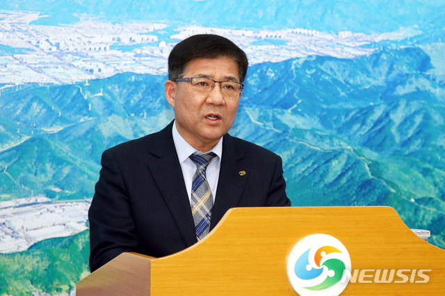 [창원=뉴시스] 강경국 기자 = 황규종 경남 창원시 문화관광국장이 3일 창원시청 프레스센터에서 기자회견을 열고 신년 역점 시책을 발표하고 있다. (사진=창원시청 제공). 2020.02/.03.photo@newsis.com