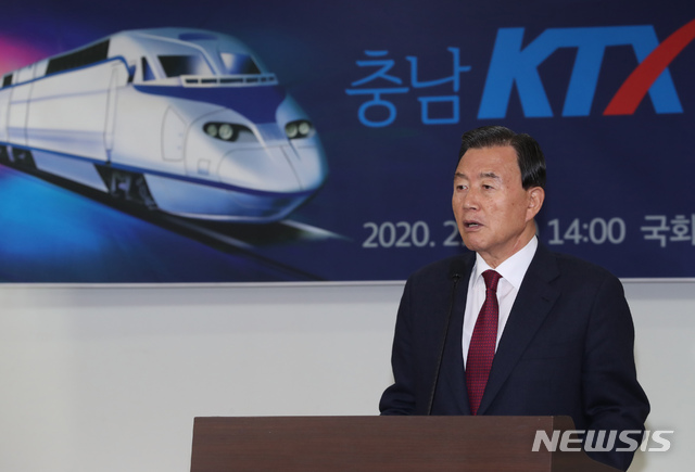 [서울=뉴시스] 고승민 기자 = 홍문표 미래통합당 의원. 2020.02.03.kkssmm99@newsis.com