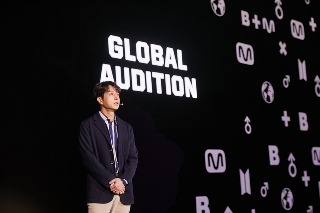 [서울=뉴시스] '빅히트 회사설명회' 최윤혁 빌리프 부대표(사진 = 빅히트 엔터테인먼트 제공) 2020.02.05. realpaper7@newsis.com 