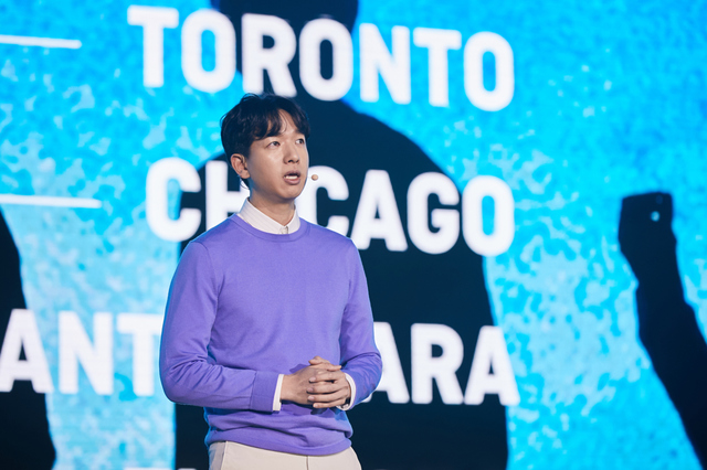 [서울=뉴시스] '빅히트 회사설명회' 신영재 빅히트 레이블 부대표(사진 = 빅히트 엔터테인먼트 제공) 2020.02.05. realpaper7@newsis.com 