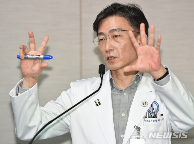 [수원=뉴시스] 이국종 교수. 현 국군대전병원장. 2020.02.05.semail3778@naver.com