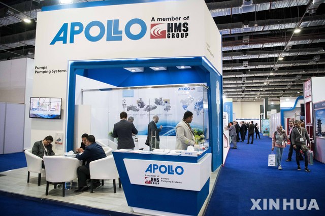 [카이로= 신화/뉴시스] 이집트 카이로에서 사흘간 열리고 있는 "이집트 2020"석유산업전시회의 각 회사별 전시부스 . 