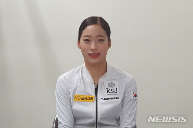 [서울=뉴시스] 김희준 기자 = 한국 피겨스케이팅 여자 싱글 간판 유영이 13일 서울 노원구 태릉빙상장에서 인터뷰를 하고 있다. 2020.02.13&nbsp; jinxijun@newsis.com