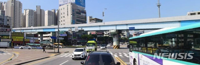  내진보강공사 대상인 단대고가교.