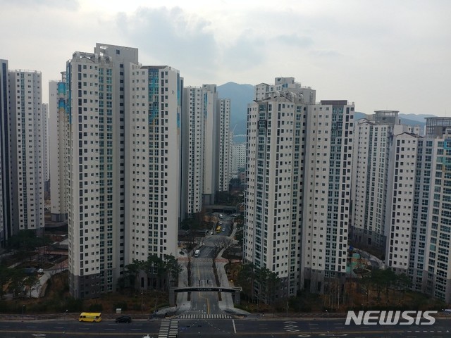 [서울=뉴시스] 경기 안양 만안구 '래미안안양메가트리아' 단지 모습.