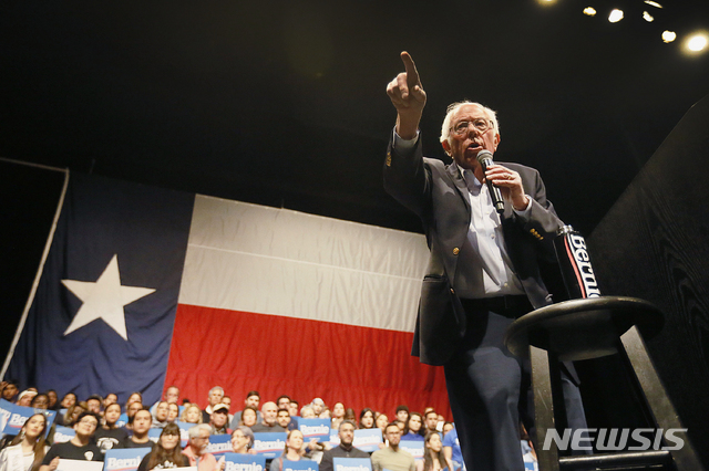 Democratic presidential candidate Sen. Bernie Sanders I-Vt. speaks during a rally in El Paso, Texas, Saturday, Feb. 22, 2020. (Briana Sanchez/The El Paso Times via AP)