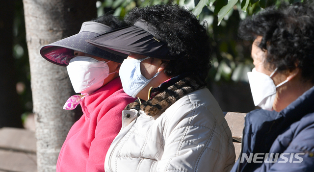 이마트 등 유통업계, 대구·경북에 마스크 긴급 공급(종합)