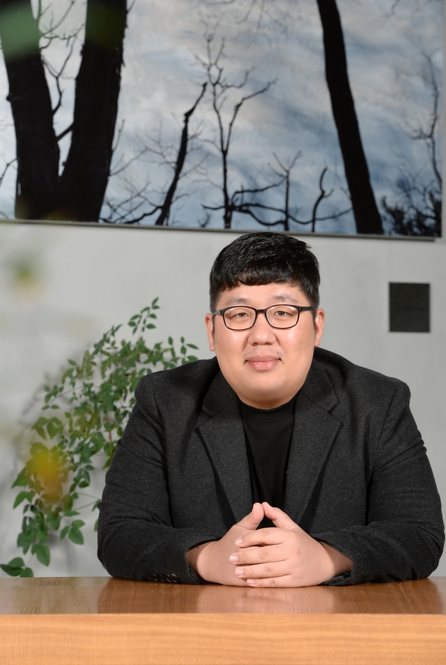 [서울=뉴시스] 이신화 작가(사진=SBS 제공) 2020.02.24 photo@newsis.com