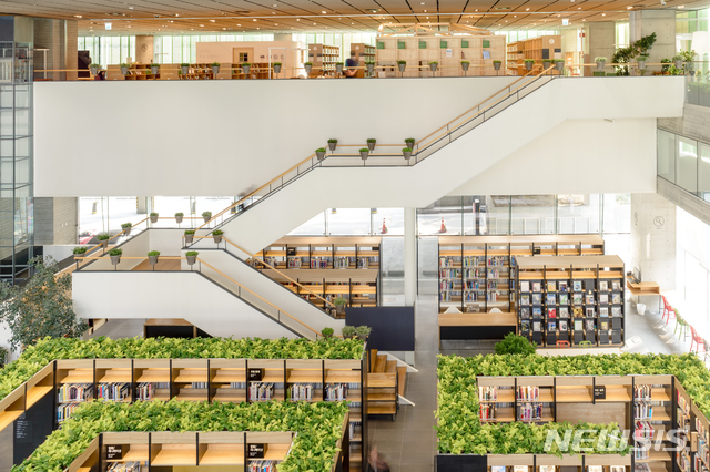 ▲네이버 그린팩토리 사옥 내부