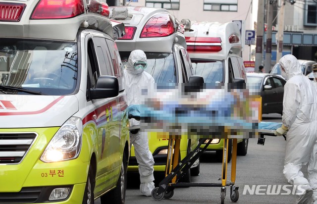 질본 "코로나19 위중 환자 10명…중증 6명"