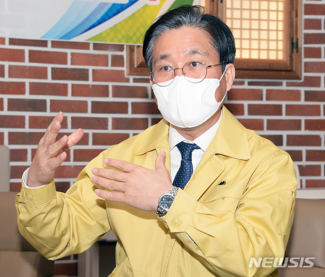 [서울=뉴시스] 조수정 기자 = 성윤모 산업통상자원부 장관. (사진=산업통상자원부 제공) 2020.02.26. photo@newsis.com