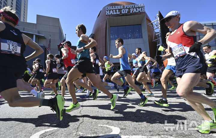 [애틀랜타=AP/뉴시스]마라톤 장면. 2020.02.29.