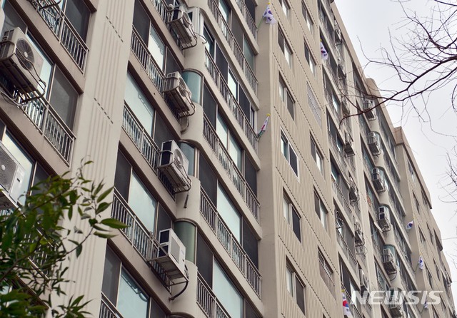 12·16 이후 짙어지는 서울 관망세…'강북구'만 거래 증가