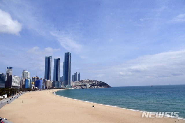 [부산=뉴시스] 하경민 기자 = 부산 해운대구 해운대해수욕장. 2020.03.01. yulnetphoto@newsis.com