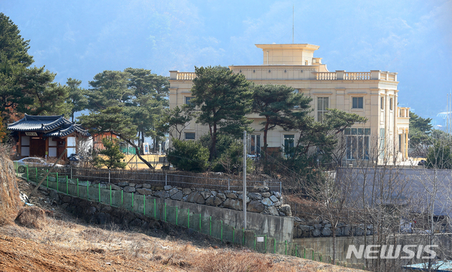 [가평=뉴시스] 전신 기자 = 신천지예수교 증거장막성전의 경기 가평 평화연수원. 2020.03.02.photo1006@newsis.com 