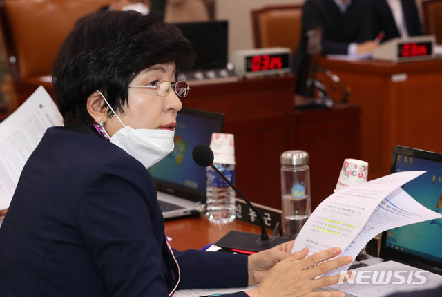 [서울=뉴시스] 장세영 기자 = 김영주 제21대 국회 민주당 제1기 원내대표 및 전반기 국회의장단 선출을 위한 선거관리위원회 위원장. 2020.03.04.&nbsp; photothink@newsis.com