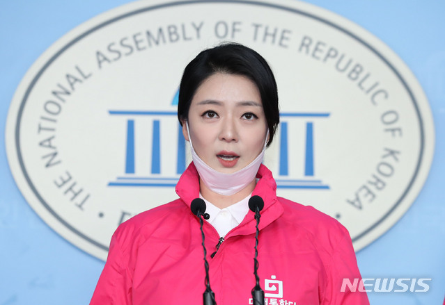 [서울=뉴시스] 김진아 기자 = 미래통합당 서울 송파을 후보로 공천된 배현진 전 MBC 아나운서. 2020.03.04. bluesoda@newsis.com