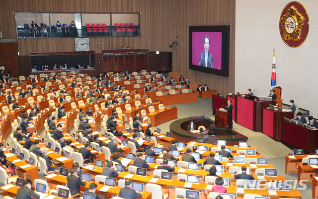 [서울=뉴시스] 장세영 기자 = 정세균 국무총리가 5일 서울 여의도 국회에서 열린 제376회 국회(임시회) 제8차 본회의에 참석해 시정연설을 하고 있다. 2020.03.05. photothink@newsis.com