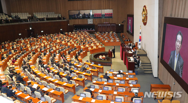 [서울=뉴시스] 장세영 기자 = 정세균 국무총리가 5일 서울 여의도 국회에서 열린 제376회 국회(임시회) 제8차 본회의에 참석해 시정연설을 하고 있다. 2020.03.05. photothink@newsis.com