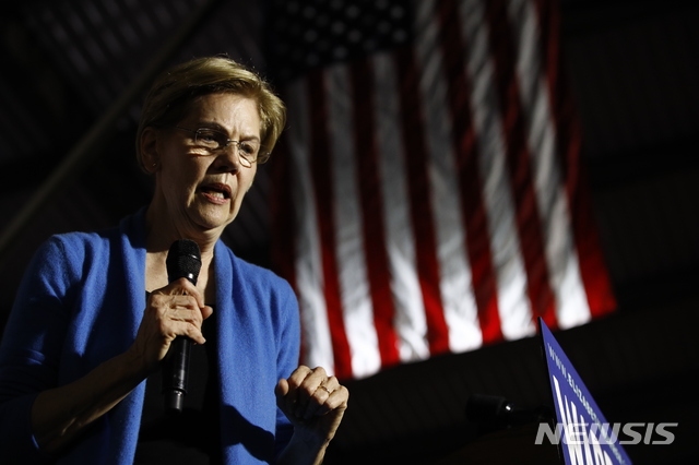 [디트로이트(=AP/뉴시스]엘리자베스 워런 미 매사추세츠주 상원의원이 '슈퍼 화요일' 투표가 치러진 지난 3일 미시간주 디트로이트에서 지지자들에게 연설하고 있다. 2020.3.6