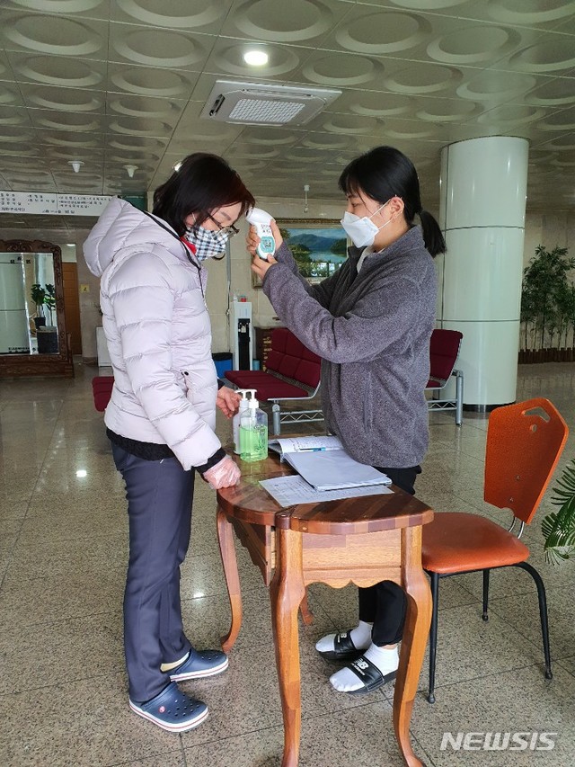 [합천=뉴시스] 합천군, 요양병원 감염대응 체계강화. (사진=합천군 제공). 2020.03.10.&nbsp; photo@newsis.com