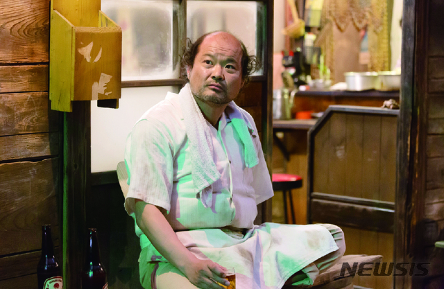 [서울=뉴시스] 영화 '용길이네 곱창집'. (사진=영화사 그램 제공) 2020.03.12. photo@newsis.com 