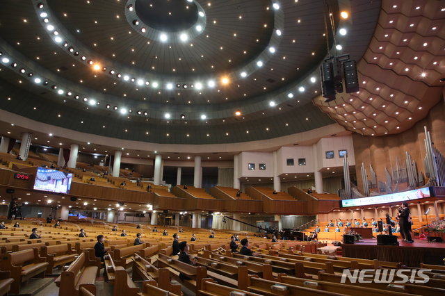 [서울=뉴시스]서울 영등포구 여의도순복음 교회 대성전. 뉴시스DB kmx1105@newsis.com