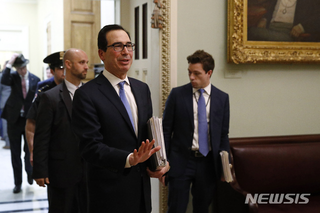 므누신 재무 "코로나19 확산에 美실업률 20%로 급등 가능성"