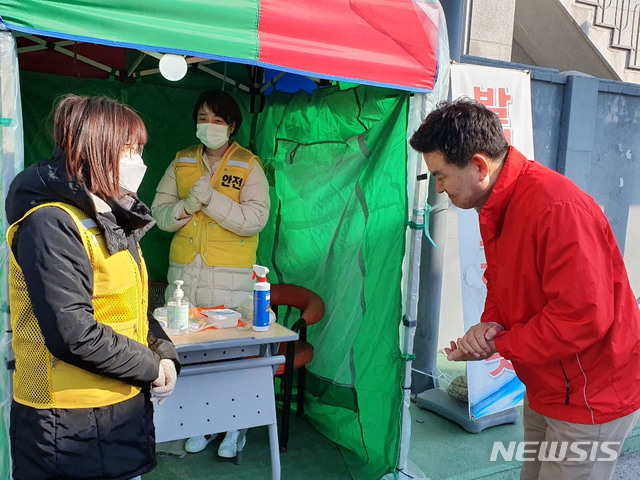 [거창=뉴시스] 제21대 총선 경남 산청함양거창합천 선거구에 무소속으로 출마한 김태호 예비후보는 18일 고향사랑기부법을 추진하겠다고 밝혔다.