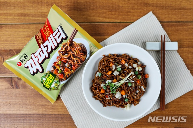 “전 세계가 러브콜”...제2의 전성기 맞은 ‘짜파게티’ 