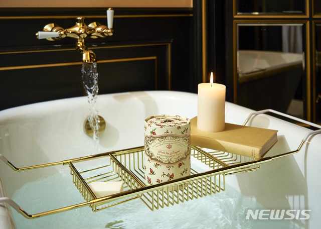 [서울=뉴시스]레스케이프 호텔 '러브 미 패키지'