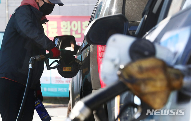 유가급락에 정제마진 3주째 마이너스…정유사 '최악 위기'