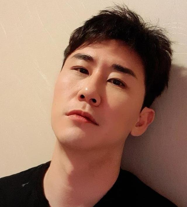 [서울=뉴시스] 영탁. (사진 = 밀라그로 제공) 2020.03.26. realpaper7@newsis.com 