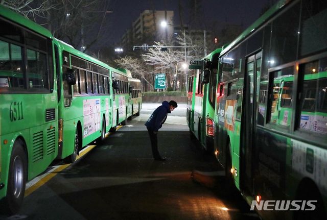 [서울=뉴시스] 사진 =윤건영 더불어민주당 구로구을 후보 페이스북. 03.26 