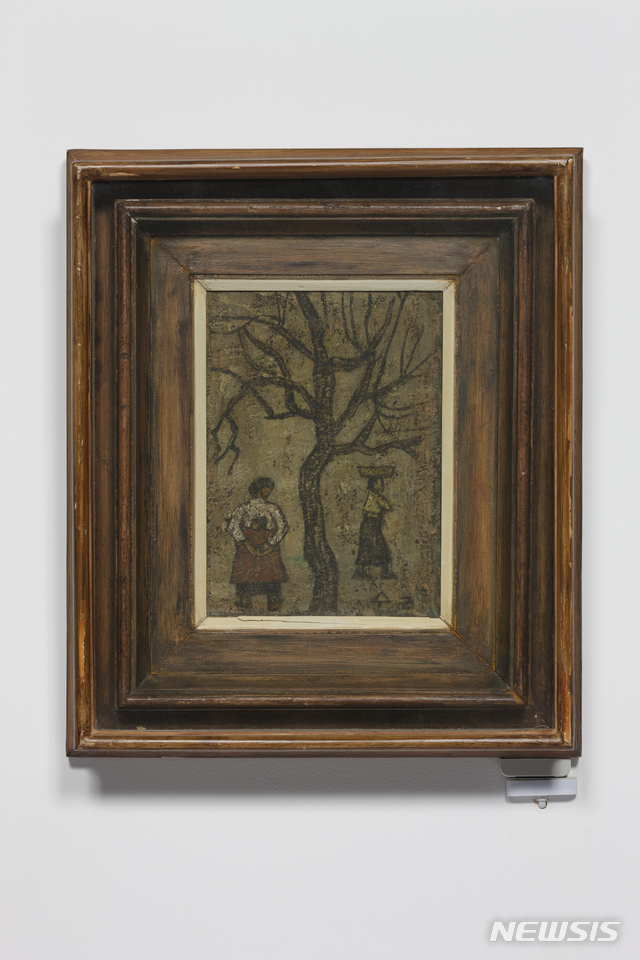 [서울=뉴시스] 나무와 두 여인,하드보드에 유채,27x19.5cm,1956. 사진=박수근미술관 제공,2020.3.30. photo@newsis.com