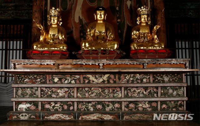 [서울=뉴시스] 영천 은해사 백흥암 수미단(보물 제486호).(사진=문화재청 제공) 2020.3.31 photo@newsis.com