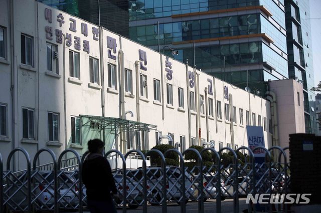 [서울=뉴시스]김선웅 기자 = 31일 폐쇄 중인 서울 구로구 소재 만민중앙교회의 모습. 만민중앙교회 성도 중 코로나19 확진자 수는 최소 27명으로 알려졌다. 2020.03.31.&nbsp; mangusta@newsis.com