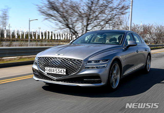 [시승기]韓 고급 세단의 자존심을 지킨다…제네시스 3세대 G80