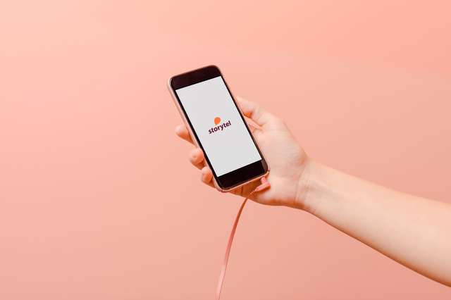 길어지는 '집콕'에.…넷플릭스 등 글로벌 스트리밍 서비스 인기