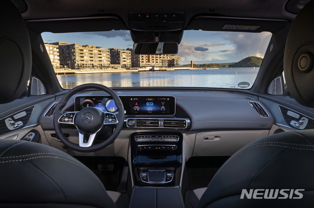 [시승기]첨단기술 품은 첫 순수 전기차…벤츠 EQC