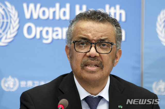[제네바=AP/뉴시스]지난 2월24일 테워드로스 아드하놈 거브러여수스 세계보건기구(WHO) 사무총장이 제네바 본부 기자회견에서 발언하는 모습. 2020.04.28. 