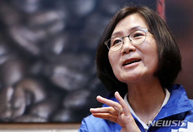 [서울=뉴시스]박주성 기자 =권인숙 더불어민주당 의원. 2020.04.09. park7691@newsis.com