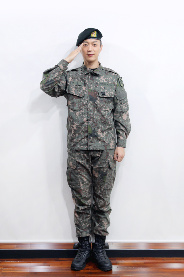 [서울=뉴시스] 윤두준. 2020.04.10.(사진= 어라운드 어스 제공) photo@newsis.com 