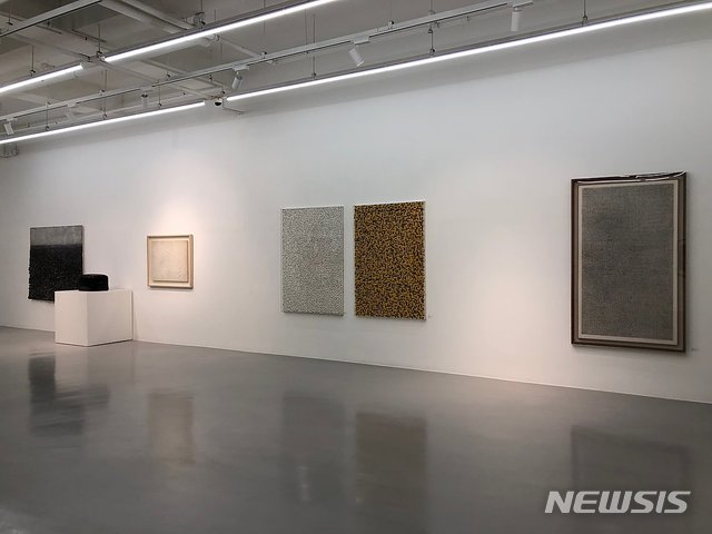 [서울=뉴시스] 박여숙화랑 '텅빈 충만'전 전경. 사진=박여숙화랑 제공. 2020.4.13. photo@newsis.com